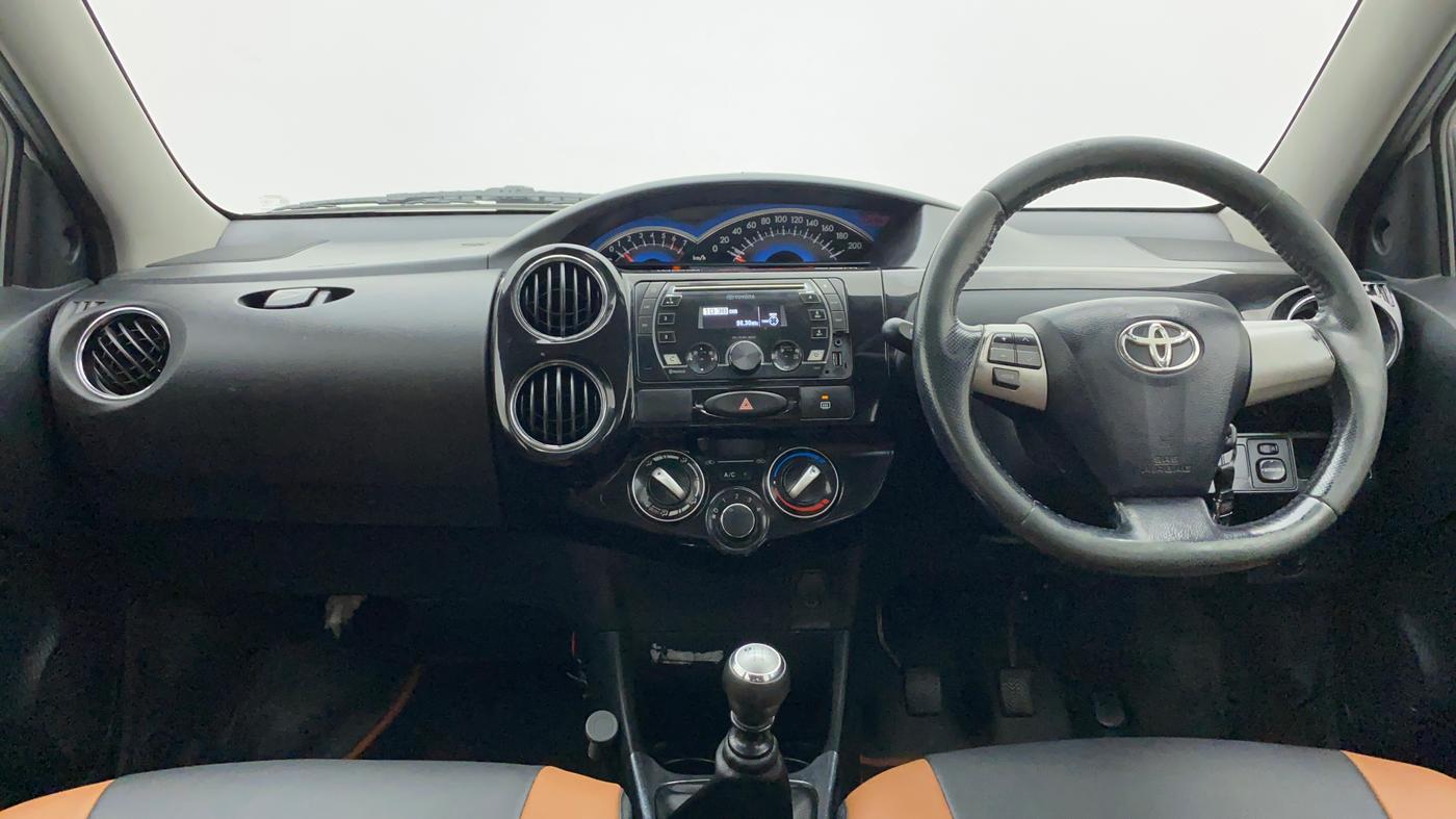 2014 Toyota Etios CROSS VD, Diesel, Manual, 83,974 km, Dashboard