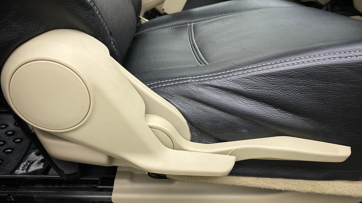 2020 Maruti Dzire VXI, Petrol, Manual, 20,057 km, Driver Side Adjustment Panel
