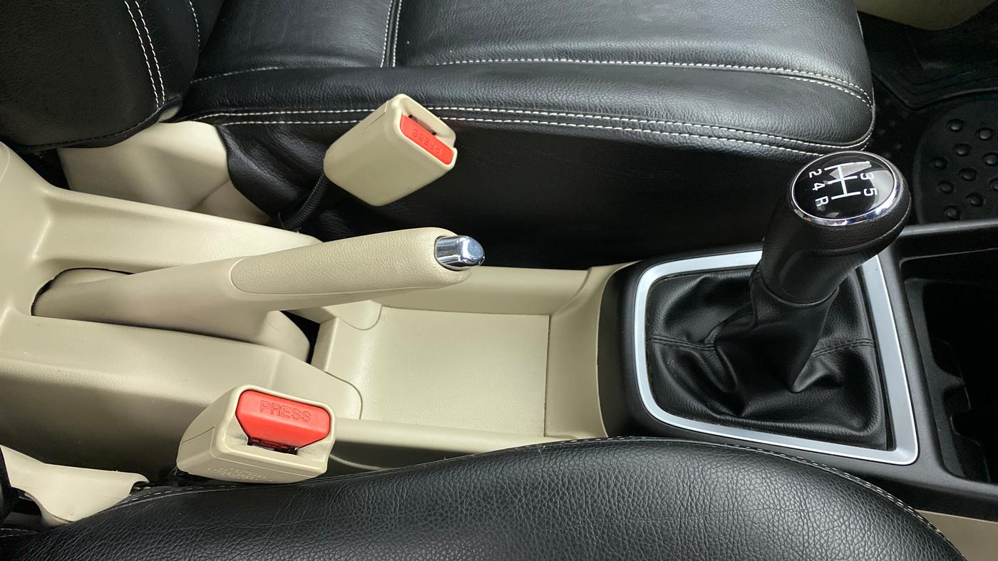 2020 Maruti Dzire VXI, Petrol, Manual, 20,057 km, Gear Lever