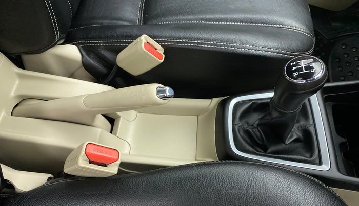 2020 Maruti Dzire VXI, Petrol, Manual, 20,057 km, Gear Lever