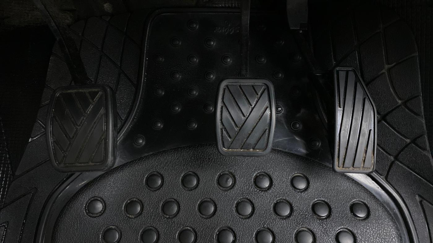 2020 Maruti Dzire VXI, Petrol, Manual, 20,057 km, Pedals