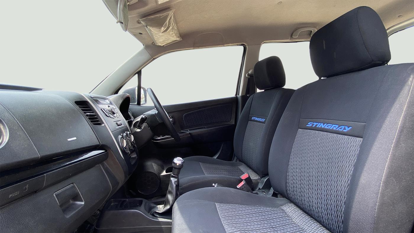2016 Maruti Wagon R Stingray VXI, Petrol, Manual, 25,966 km, Right Side Front Door Cabin