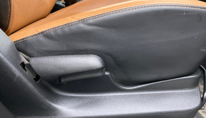 2020 Maruti Vitara Brezza VDI, Diesel, Manual, 29,614 km, Driver Side Adjustment Panel