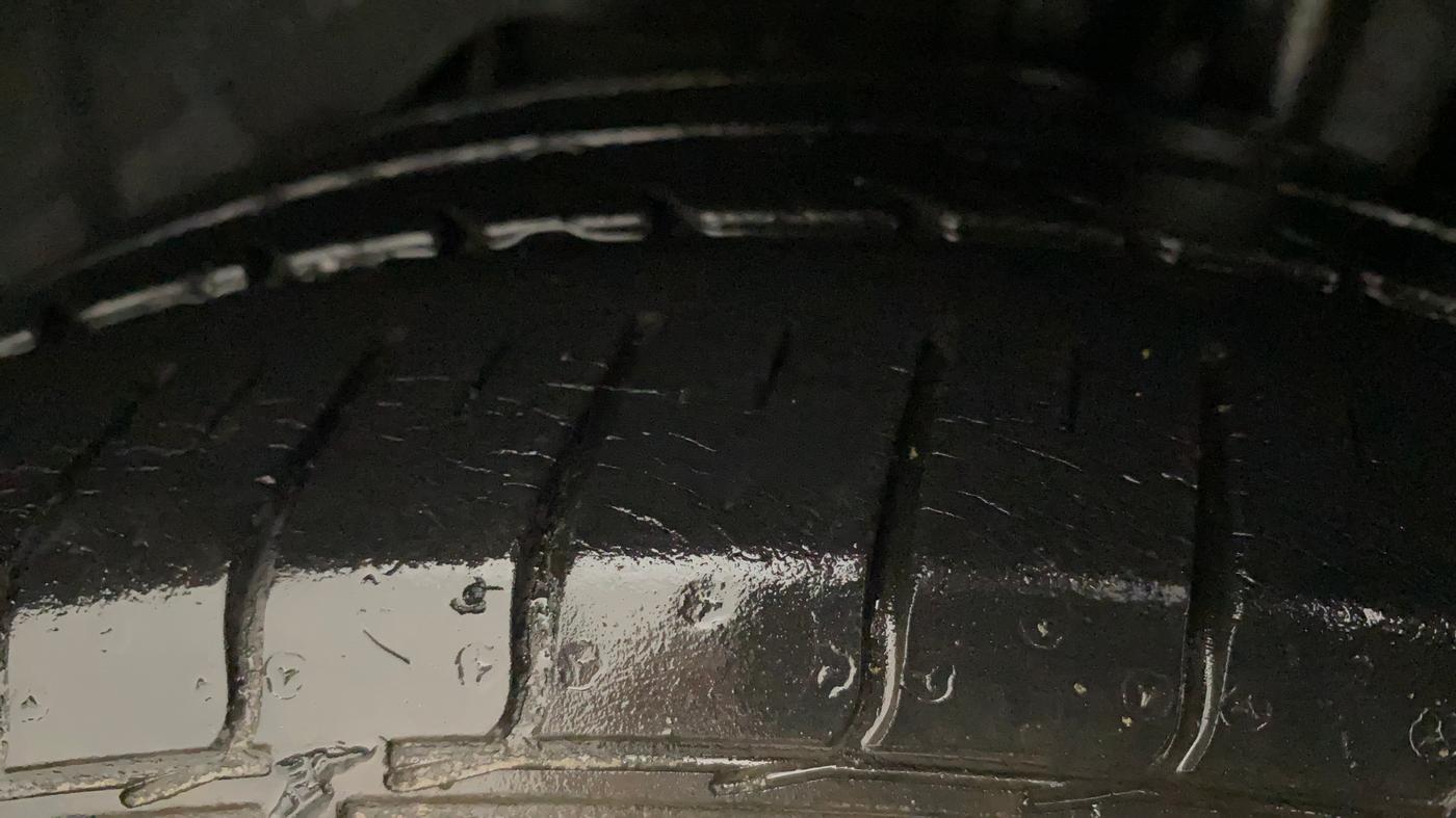 2018 Ford FREESTYLE TITANIUM PLUS 1.2 PETROL, Petrol, Manual, 27,772 km, Left Front Tyre Tread