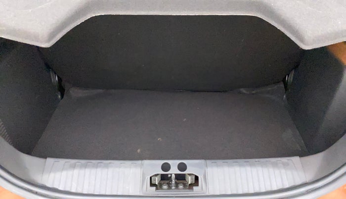 2018 Ford FREESTYLE TITANIUM PLUS 1.2 PETROL, Petrol, Manual, 27,772 km, Boot Inside