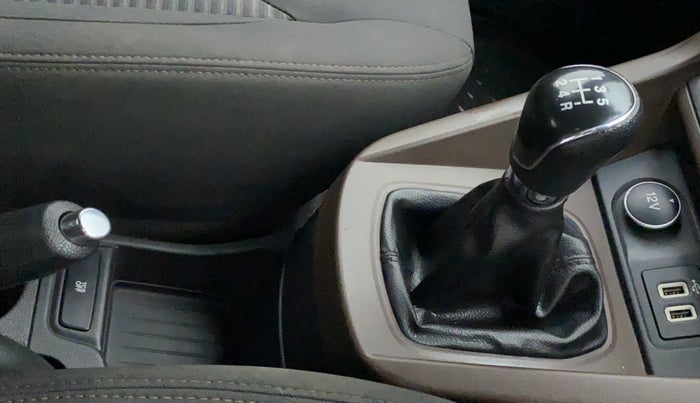 2018 Ford FREESTYLE TITANIUM PLUS 1.2 PETROL, Petrol, Manual, 27,772 km, Gear Lever