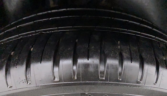 2017 Volkswagen Polo GT TSI 1.2 PETROL AT, Petrol, Automatic, 24,696 km, Right Front Tyre Tread