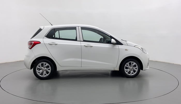 2017 Hyundai Grand i10 MAGNA 1.2 VTVT, Petrol, Manual, 36,733 km, Right Side