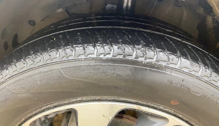 2021 Maruti Baleno ZETA PETROL 1.2, CNG, Manual, 74,299 km, Left Front Tyre Tread