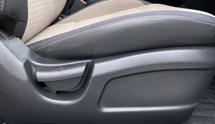 2018 Hyundai Elite i20 Magna Executive 1.2, Petrol, Manual, 7,199 km, Driver Side Adjustment Panel