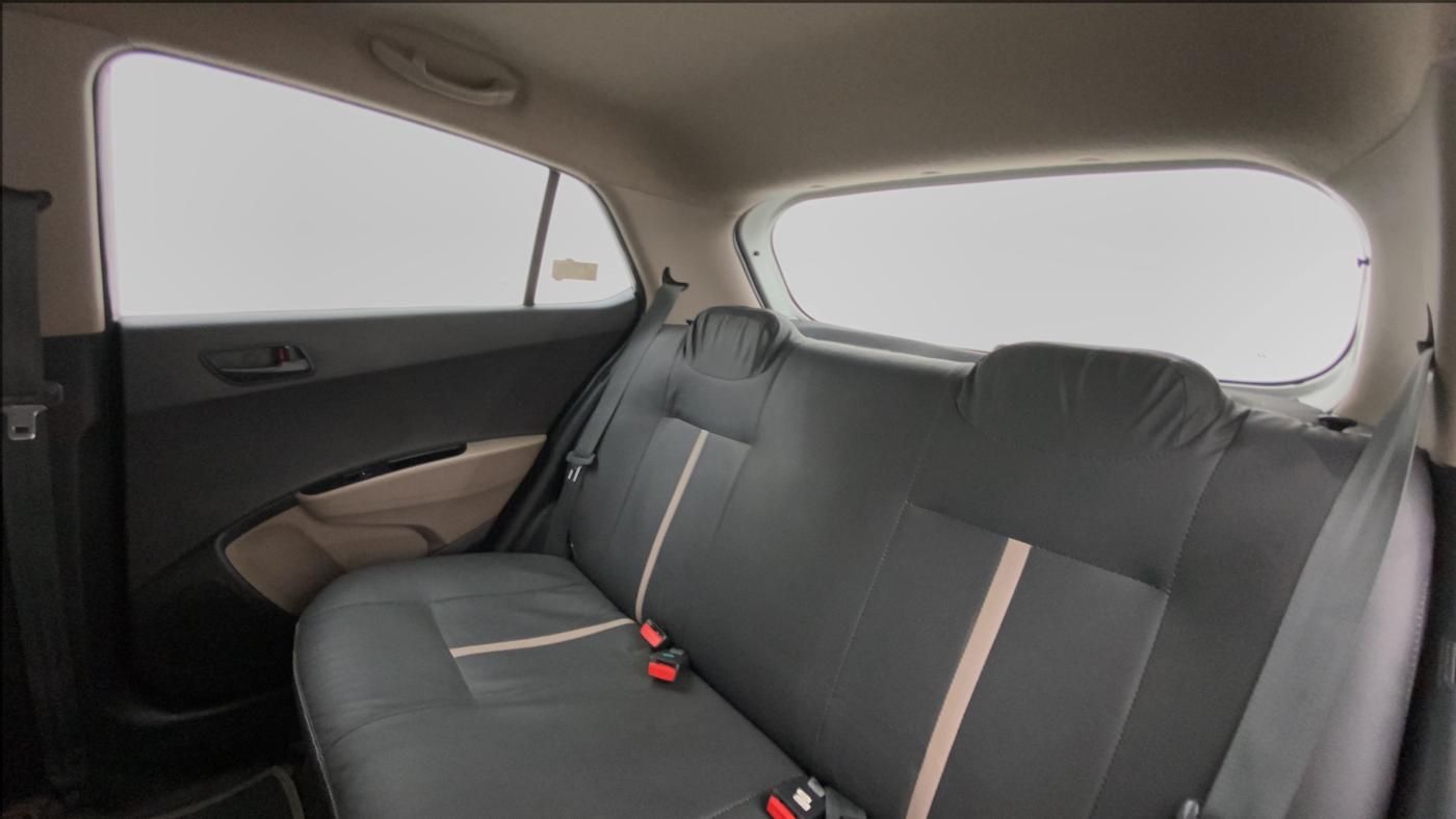 2015 Hyundai Grand i10 MAGNA 1.2 KAPPA VTVT, Petrol, Manual, 16,097 km, Right Side Rear Door Cabin