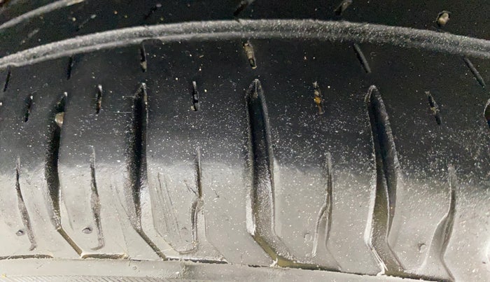 2022 Maruti Swift ZXI AMT, Petrol, Automatic, 29,190 km, Left Rear Tyre Tread