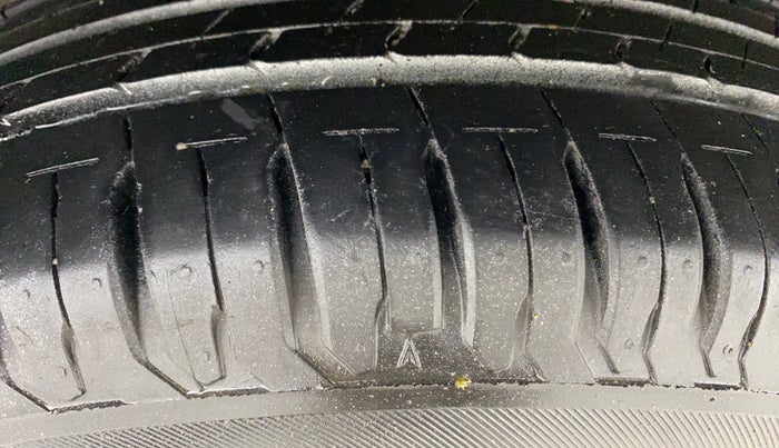 2022 Maruti Swift ZXI AMT, Petrol, Automatic, 29,190 km, Right Rear Tyre Tread