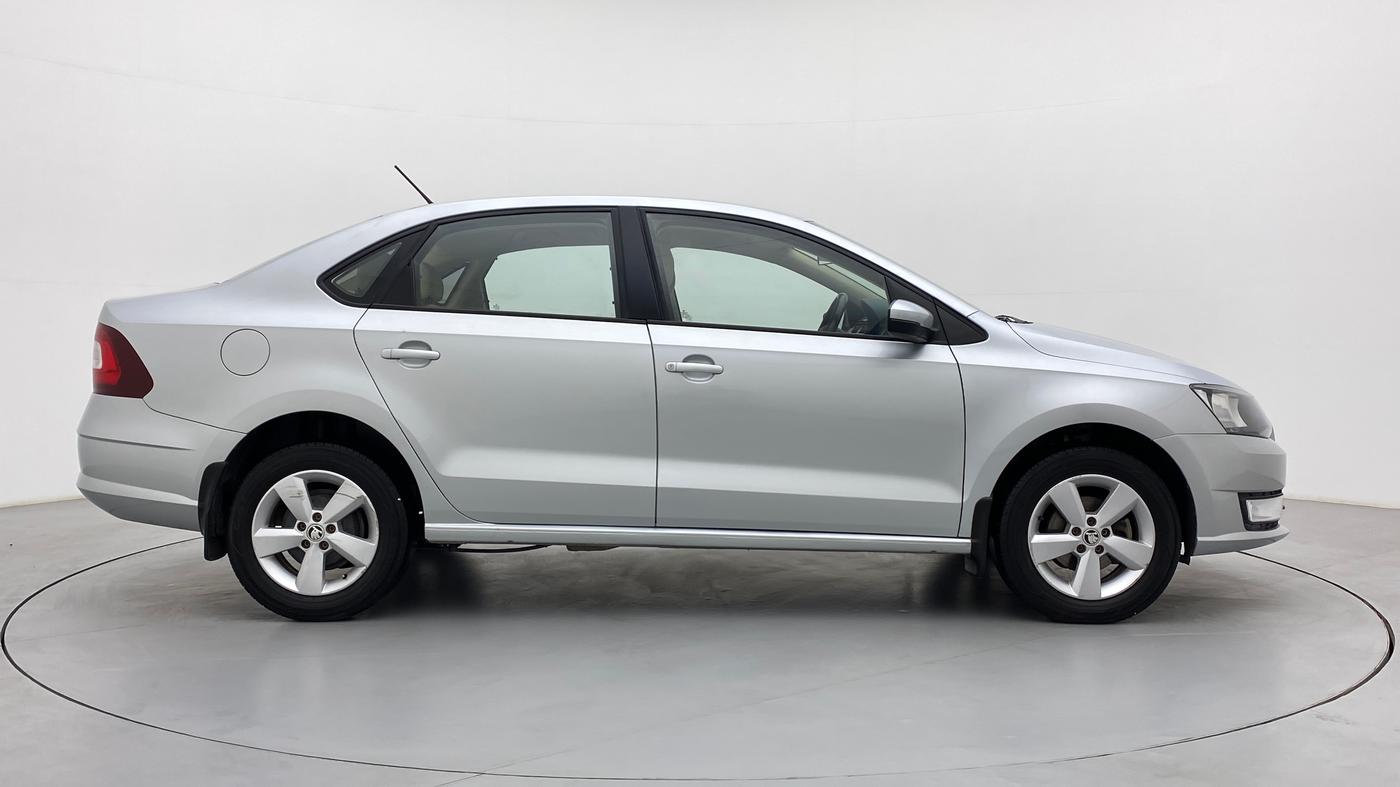 2017 Skoda Rapid AMBITION 1.6 MPFI MT, Petrol, Manual, 84,381 km, Right Side View
