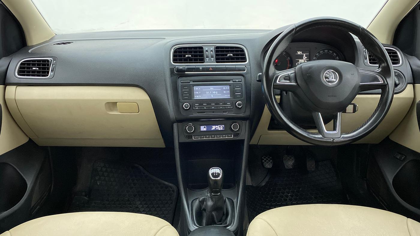 2017 Skoda Rapid AMBITION 1.6 MPFI MT, Petrol, Manual, 84,381 km, Dashboard