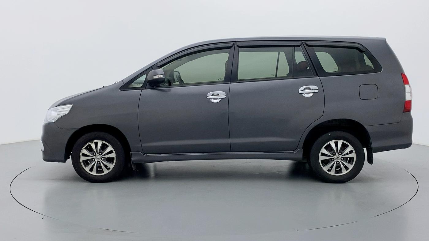2015 Toyota Innova 2.5 VX 8 STR BS IV, Diesel, Manual, 1,54,935 km, Left Side