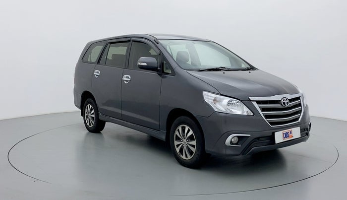 2015 Toyota Innova 2.5 VX 8 STR BS IV, Diesel, Manual, 1,54,935 km, Right Front Diagonal