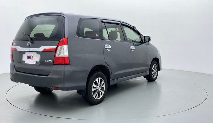 2015 Toyota Innova 2.5 VX 8 STR BS IV, Diesel, Manual, 1,54,935 km, Right Back Diagonal