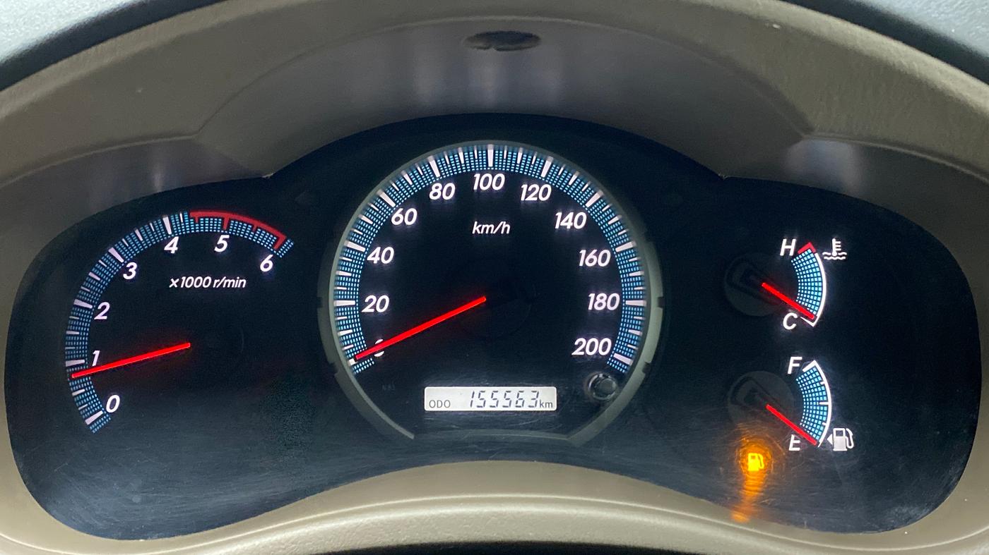 2015 Toyota Innova 2.5 VX 8 STR BS IV, Diesel, Manual, 1,54,935 km, Odometer Image
