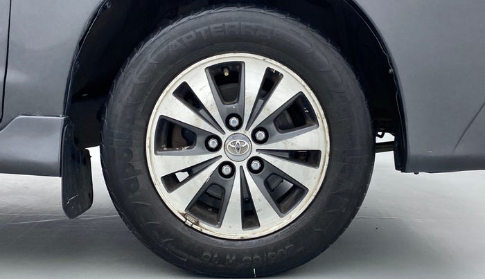 2015 Toyota Innova 2.5 VX 8 STR BS IV, Diesel, Manual, 1,54,935 km, Right Front Wheel