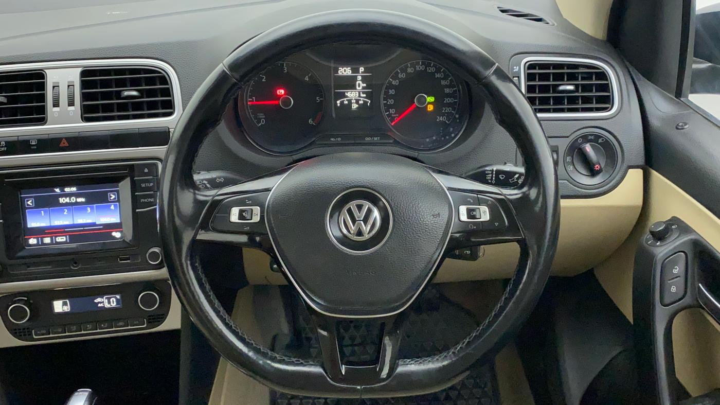 2017 Volkswagen Ameo HIGHLINE PLUS 1.5L AT 16 ALLOY, Diesel, Automatic, 46,741 km, Steering Wheel Close Up