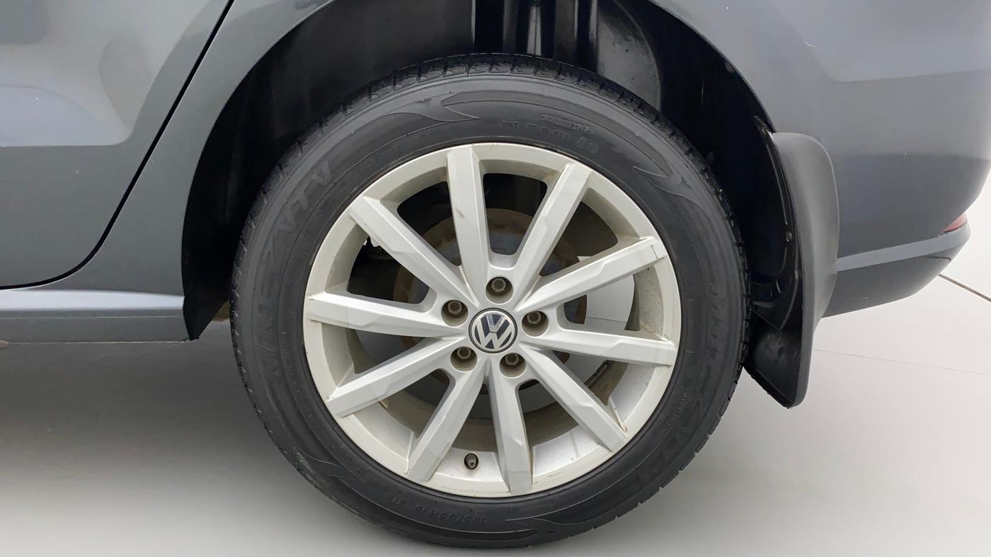 2017 Volkswagen Ameo HIGHLINE PLUS 1.5L AT 16 ALLOY, Diesel, Automatic, 46,741 km, Left Rear Wheel