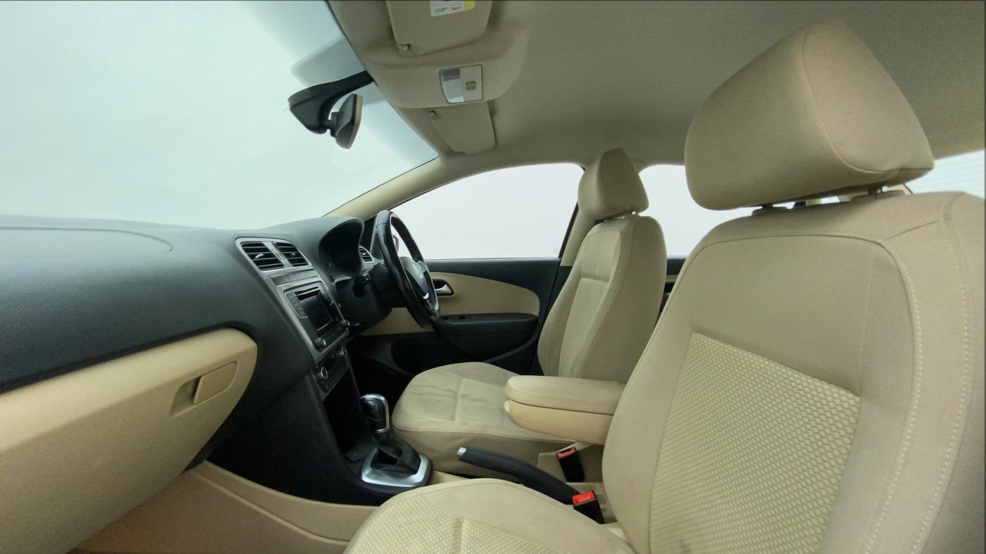 2017 Volkswagen Ameo HIGHLINE PLUS 1.5L AT 16 ALLOY, Diesel, Automatic, 46,741 km, Right Side Front Door Cabin