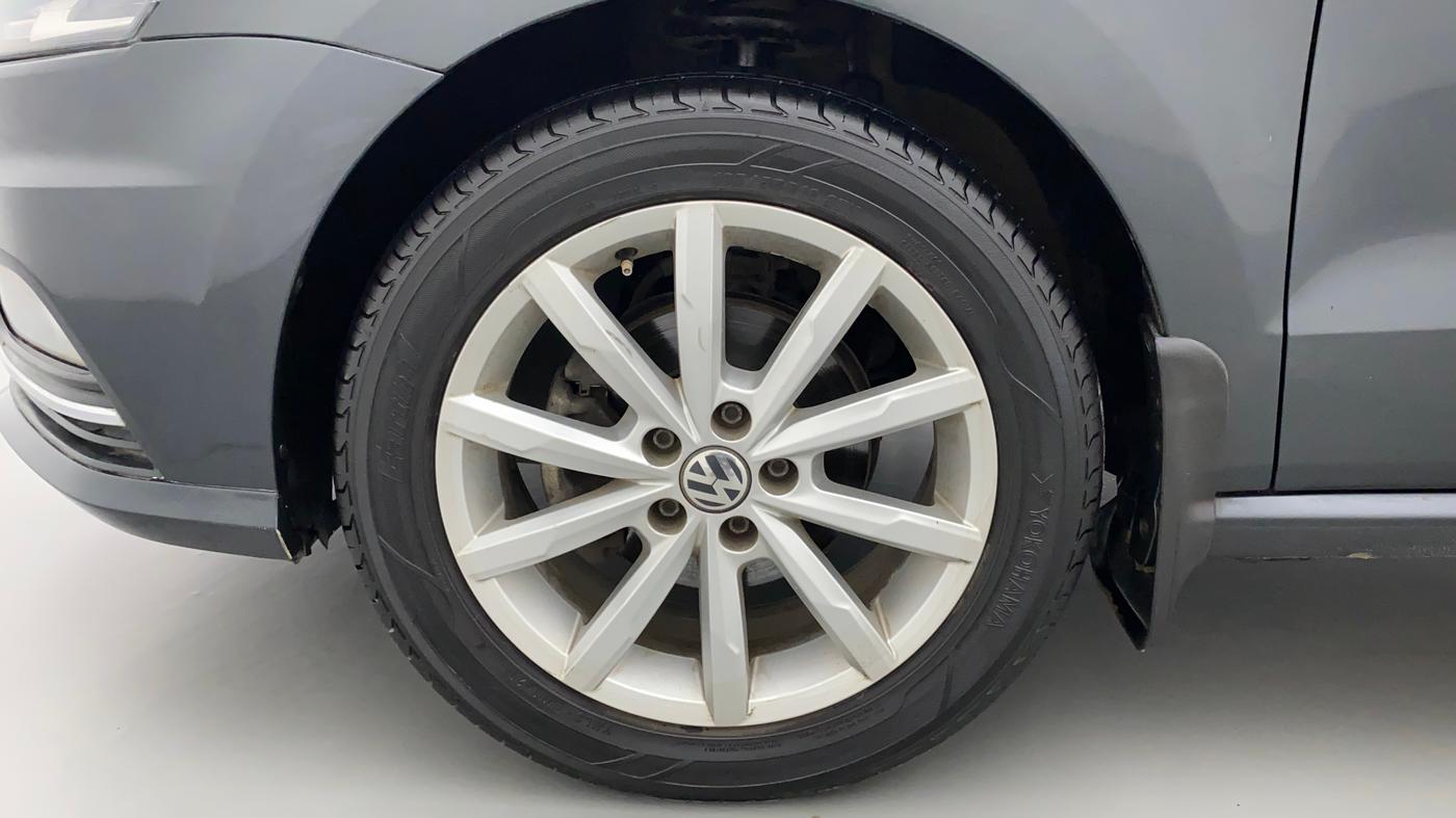 2017 Volkswagen Ameo HIGHLINE PLUS 1.5L AT 16 ALLOY, Diesel, Automatic, 46,741 km, Left Front Wheel