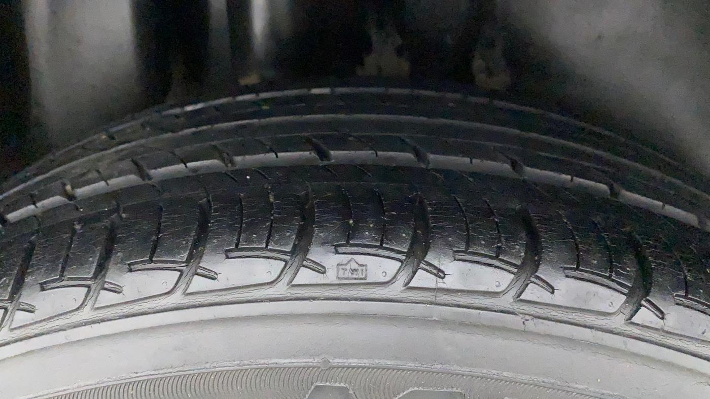 2017 Volkswagen Ameo HIGHLINE PLUS 1.5L AT 16 ALLOY, Diesel, Automatic, 46,741 km, Right Rear Tyre Tread