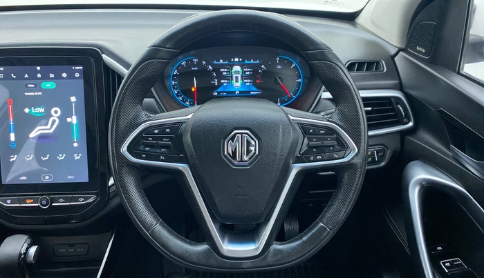 2020 MG HECTOR SHARP DCT PETROL, Petrol, Automatic, 29,101 km, Steering Wheel Close Up