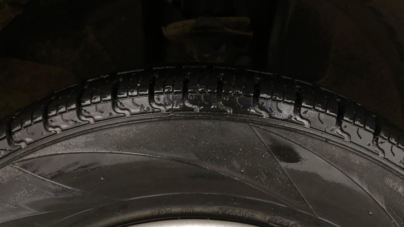 2019 Renault Kwid RXT 1.0 AMT, Petrol, Automatic, 22,851 km, Right Front Tyre Tread