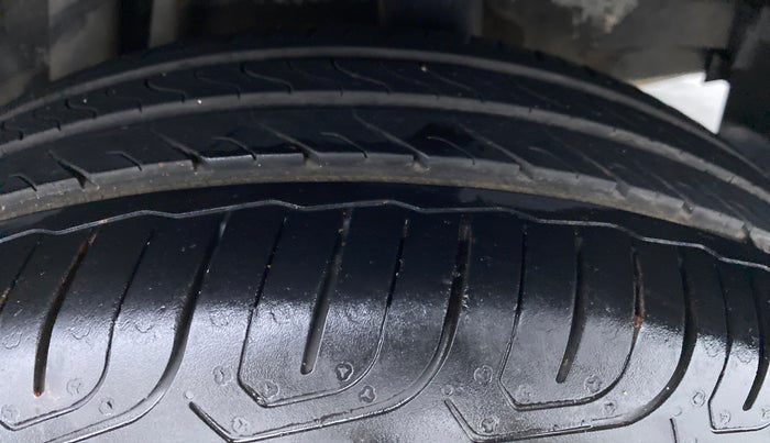 2017 Honda City V MT DIESEL, Diesel, Manual, 50,578 km, Left Rear Tyre Tread