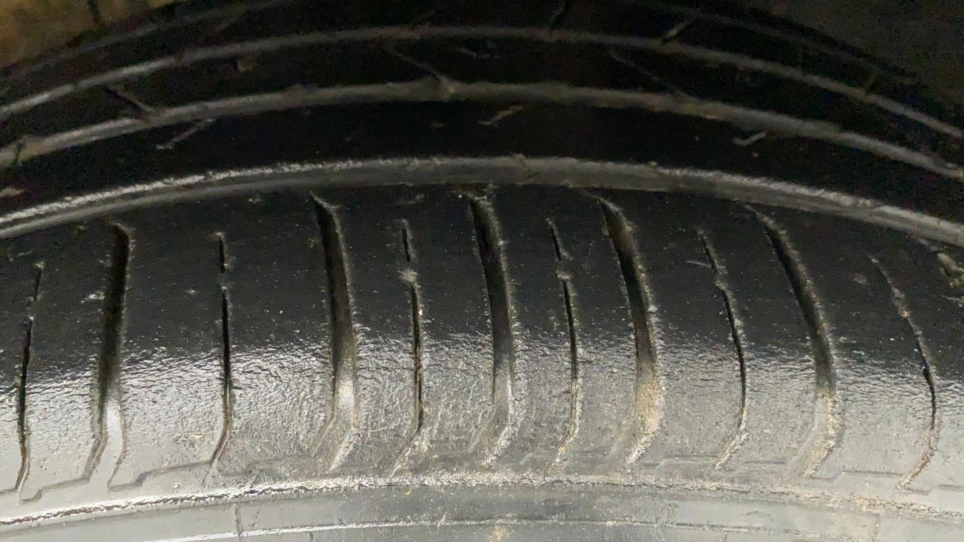 2021 Hyundai VENUE SX 1.0 TURBO, Petrol, Manual, 26,565 km, Right Front Tyre Tread