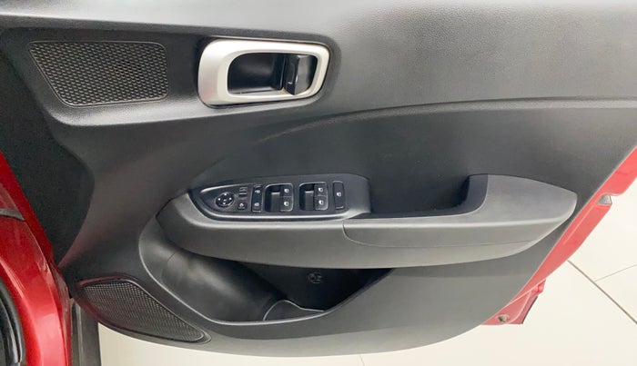 2021 Hyundai VENUE SX 1.0 TURBO, Petrol, Manual, 26,565 km, Driver Side Door Panels Control