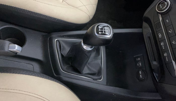 2016 Hyundai Elite i20 ASTA 1.2 (O), Petrol, Manual, 74,023 km, Gear Lever