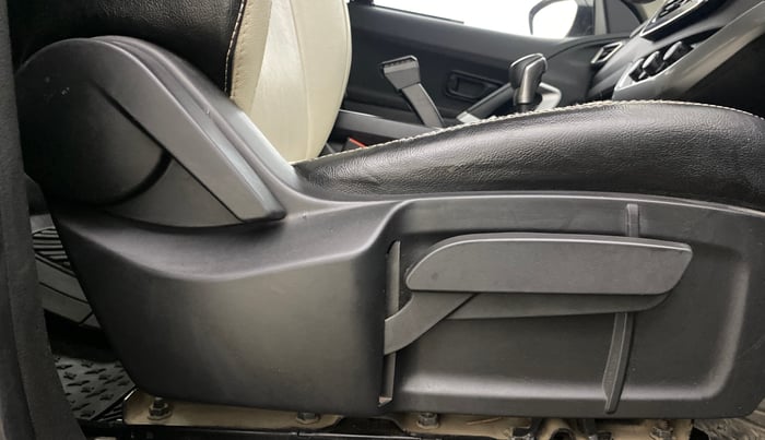 2023 Tata Harrier XM 2.0L KRYOTEC, Diesel, Manual, 51,890 km, Driver Side Adjustment Panel
