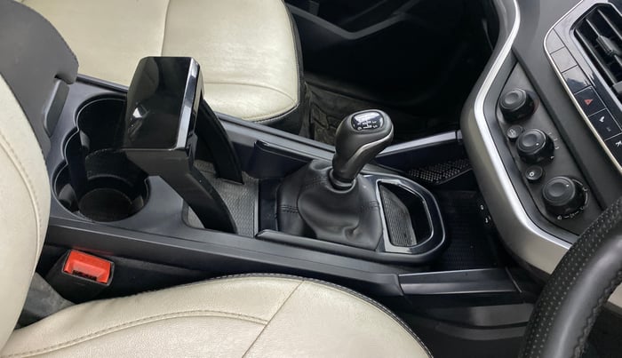 2023 Tata Harrier XM 2.0L KRYOTEC, Diesel, Manual, 51,890 km, Gear Lever