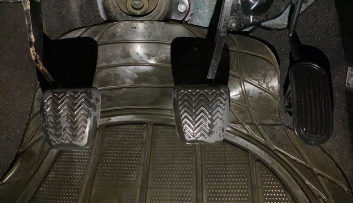 2018 Toyota Innova Crysta 2.7 GX 7 STR MT, Petrol, Manual, 92,199 km, Pedals