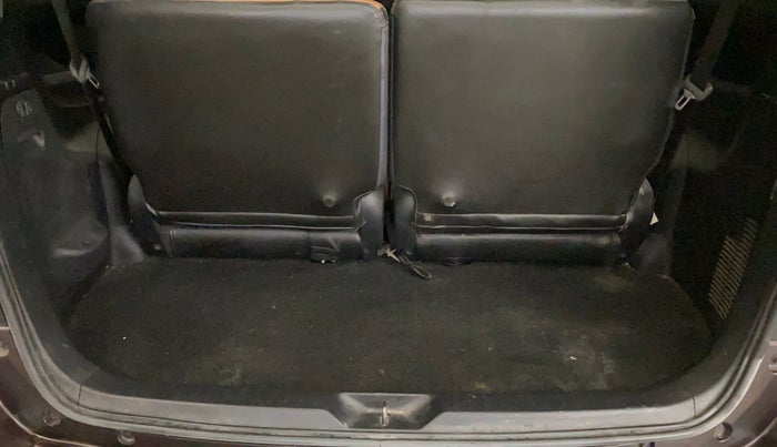 2018 Toyota Innova Crysta 2.7 GX 7 STR MT, Petrol, Manual, 92,199 km, Boot Inside