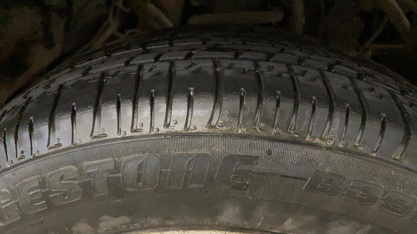 2018 Toyota Innova Crysta 2.7 GX 7 STR MT, Petrol, Manual, 92,265 km, Right Front Tyre Tread