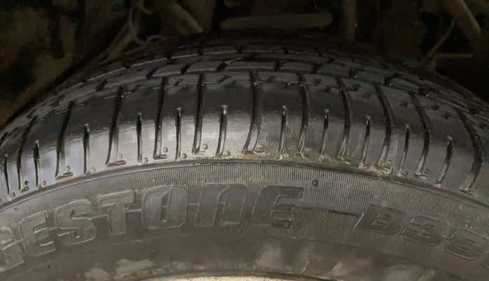 2018 Toyota Innova Crysta 2.7 GX 7 STR MT, Petrol, Manual, 92,199 km, Right Front Tyre Tread