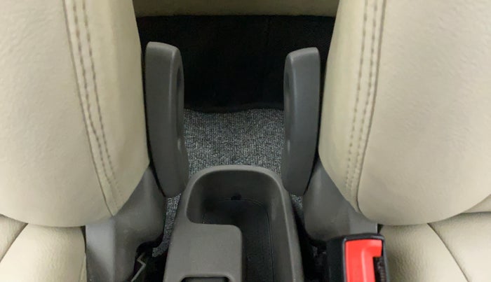 2013 Hyundai i10 MAGNA 1.2 KAPPA2, Petrol, Manual, 85,867 km, Driver Side Adjustment Panel