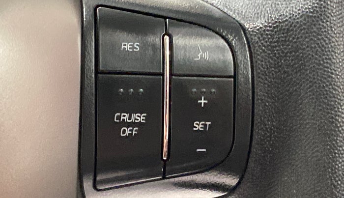 2019 Mahindra XUV500 W7 AT, Diesel, Automatic, 26,780 km, Adaptive Cruise Control