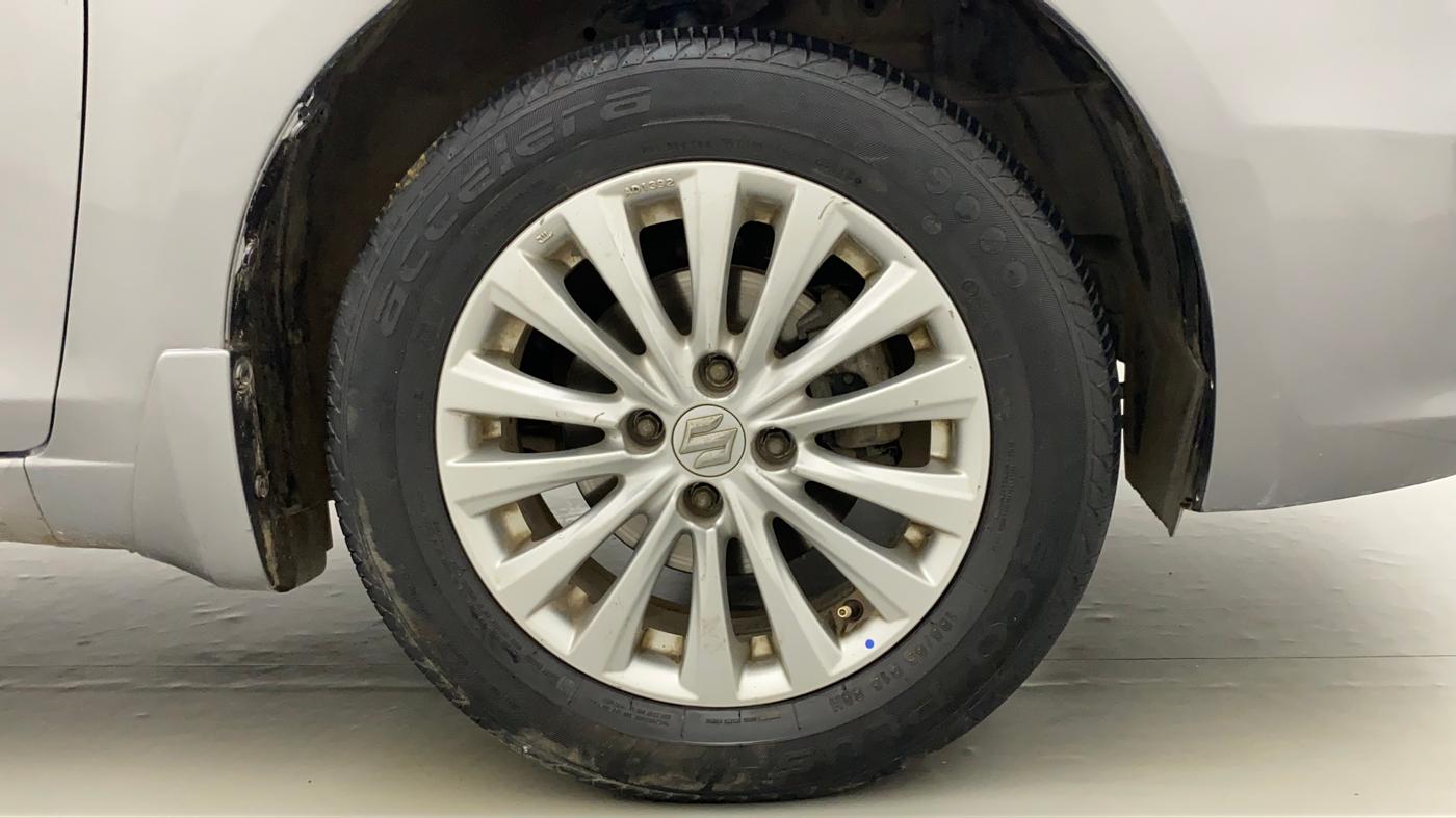 2015 Maruti Ciaz ZXI, Petrol, Manual, 75,992 km, Right Front Wheel