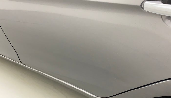 2015 Maruti Ciaz ZXI, Petrol, Manual, 75,992 km, Rear left door - Minor scratches