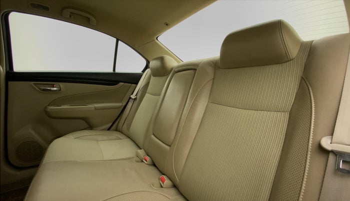 2015 Maruti Ciaz ZXI, Petrol, Manual, 75,992 km, Right Side Rear Door Cabin