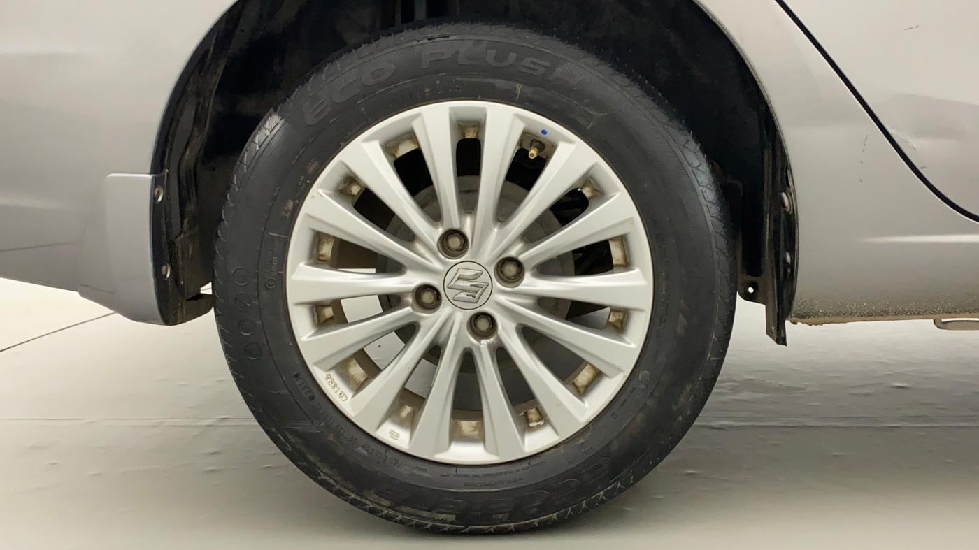 2015 Maruti Ciaz ZXI, Petrol, Manual, 75,992 km, Right Rear Wheel