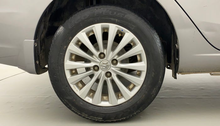 2015 Maruti Ciaz ZXI, Petrol, Manual, 75,992 km, Right Rear Wheel