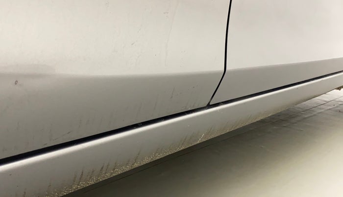 2015 Maruti Ciaz ZXI, Petrol, Manual, 75,992 km, Right running board - Slightly dented