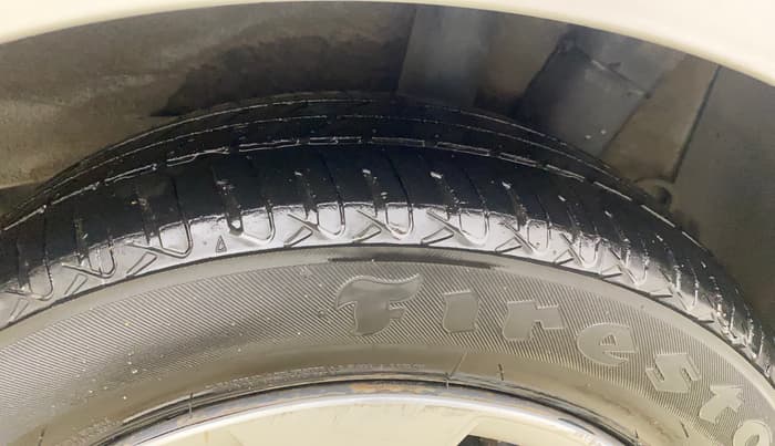 2014 Hyundai Xcent S 1.2, Petrol, Manual, 1,04,408 km, Left Rear Tyre Tread